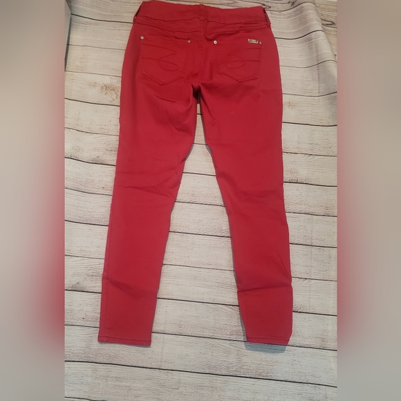Red pants - Picture 2 of 4